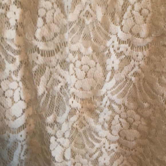 White Lace Tank Top with Keyhole Open Back w/ Bow - Picture 4 of 7